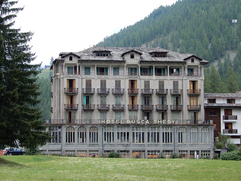 Busca Thedy, 6,000 square metres at 1,635 metres: one of the Italian Alps’ most overlooked hotel assets