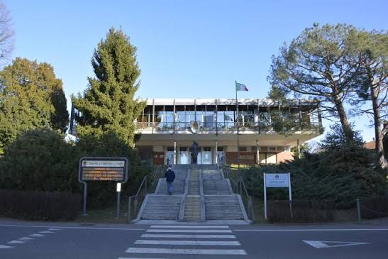 Ascot Lodging Hotel in Cardano al Campo: 21 Rooms, 21 Parking Spaces and Malpensa Exposure from €681,000. But Buying the Property Does Not Mean Buying the Business