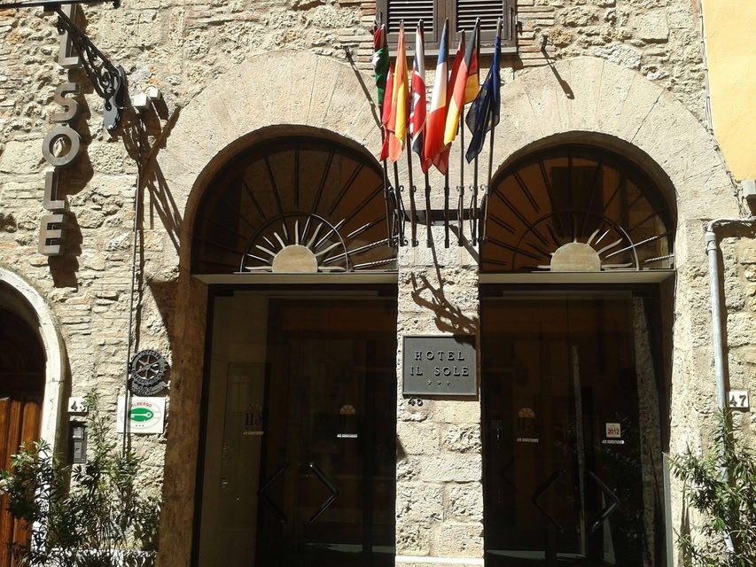Hotel Il Sole in Massa Marittima: 50 Rooms, Garage and FF&E at Auction for €900,000. But “Furnished & Vacant” Does Not Mean “Ready to Operate”