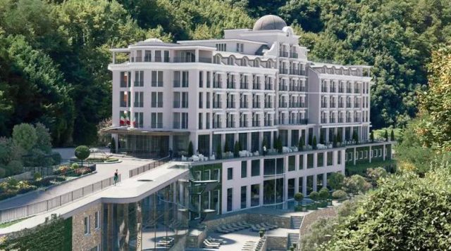 Grand Hotel e Terme di Pigna: acquistato per €3,7 milioni, progetto fino a €60 milioni e lavori rinviati al 2030. Quando lo sconto sull’asset non basta