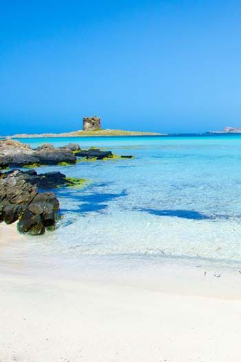 Porto Torres, l’ex Ostello di Balai diventa Hotel Green: 10 camere sul mare. Ma il vero caso di investimento è nella concessione