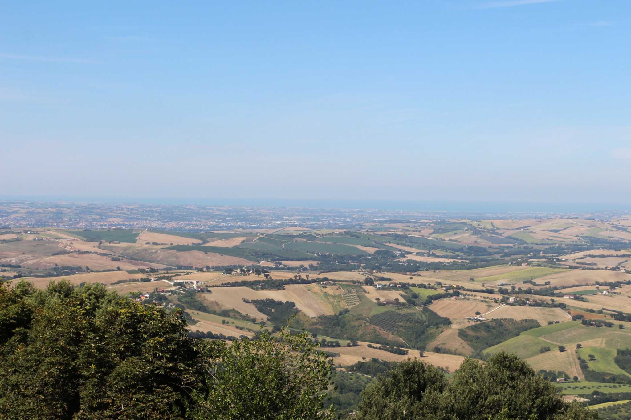 Cingoli, l’ex Balcone delle Marche rinasce dopo 34 anni: 26 camere, SPA e ristorante panoramico, ma il rendimento si giocherà fuori dalle camere