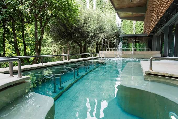 A Chianciano Terme un hotel da 72 camere con wellness e piscina termale va all’asta da €195.000, con offerta minima €147.000. Analisi di CAPEX, valore e potenziale turnaround.