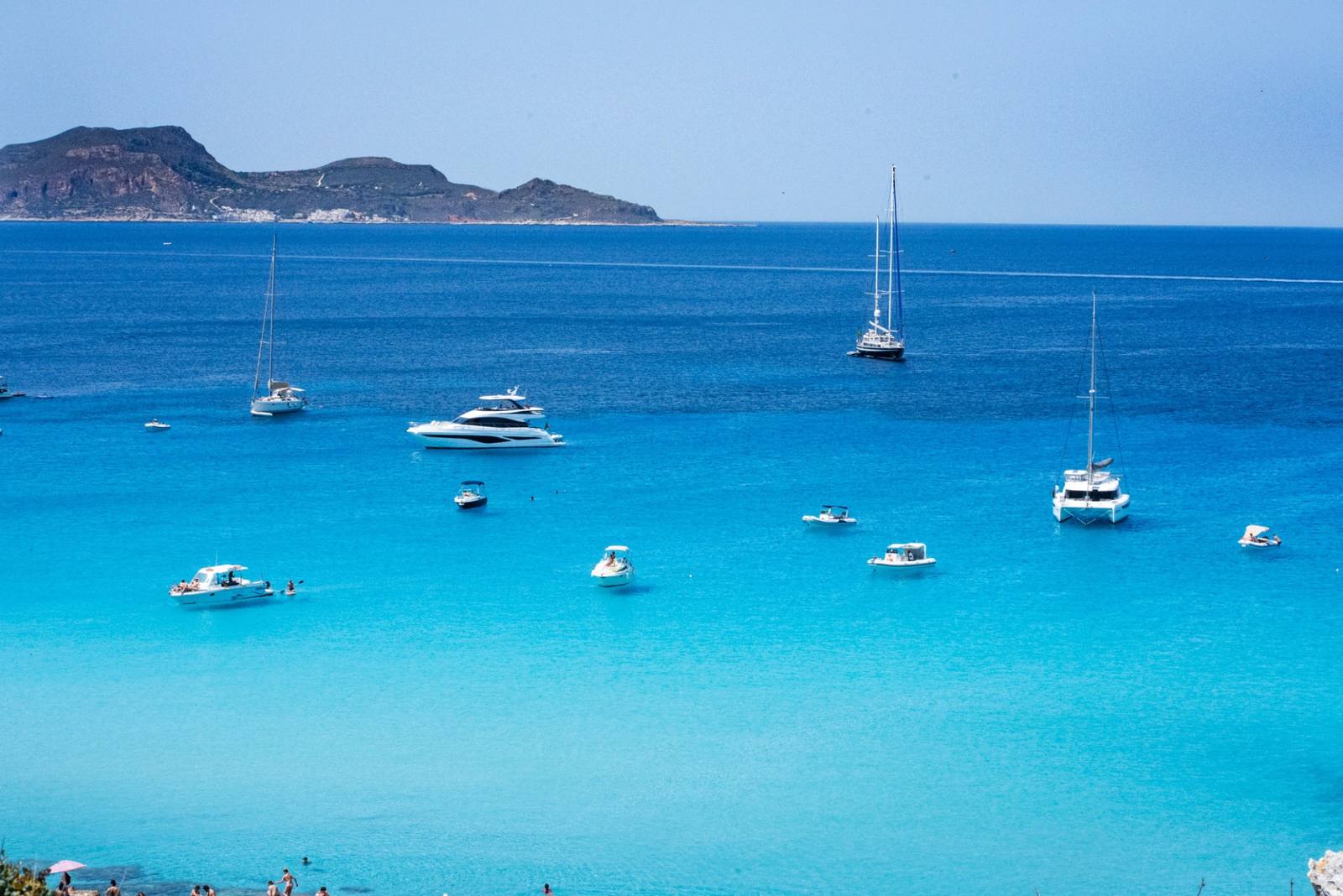 Favignana: due asset hospitality da €5,7 milioni. Stessa procedura, ma due investimenti completamente diversi