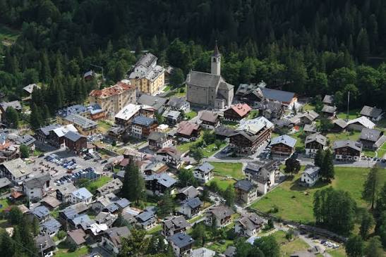 Macugnaga, l’Arcidiocesi vende Casa De Filippi: oltre 100 posti letto sul Monte Rosa, ma il vero valore dipenderà dal progetto