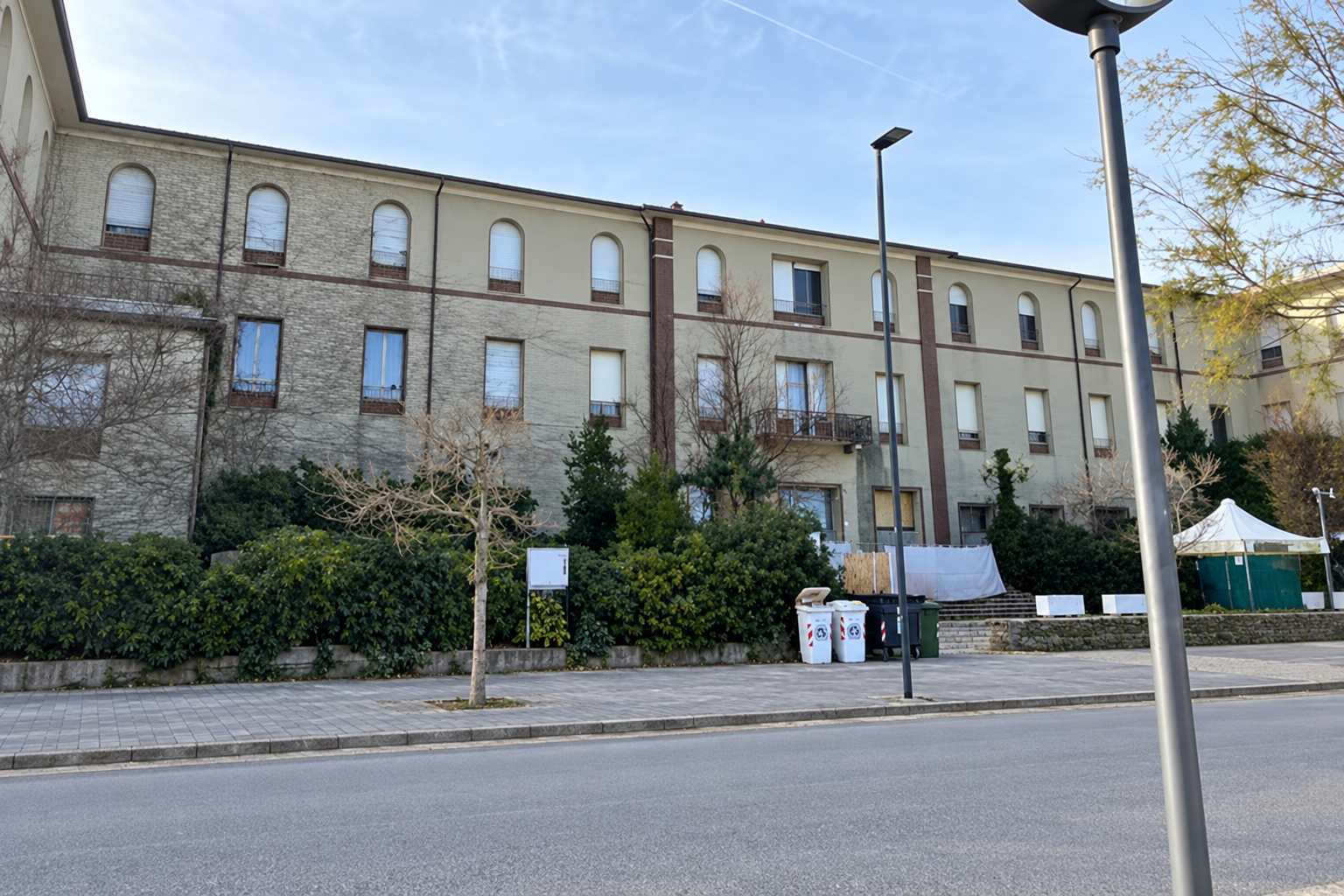 Ex Hotel Marche, da oltre 8 milioni a 2,16 milioni: il prezzo è sceso, il vero investimento deve ancora iniziare