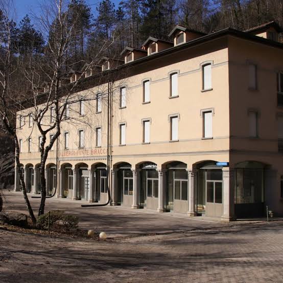 Ex Albergo Fonte Bracca: 2,2 milioni per la rinascita. Ma quanto vale davvero un ex hotel da riconvertire?